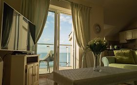 2 Bed Beachfront Apartment Inchydoney Cork